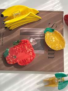 1pc Fruit Themed Hair Claw Clips, Novelty Strawberry, Lemon, Banana, Cherry, Hair Claw Hair Accessories, Unique Pitaya, Pineapple, Durian, Strawberry, Shark Claw Clips, Simple Hair Clips For High Ponytail - Multicolor - View 3