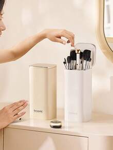 منظم مكياج قابل للتعديل باللونين الأسود والأبيض - قطعة واحدة من صينية تخزين مستحضرات التجميل القابلة للفصل مع أقسام قابلة للإزالة، منظم متعدد الأقسام للفرش والأحمر شفاه وزجاجات العناية بالبشرة والطبقات، منظم سطح مكتب حمام بسيط