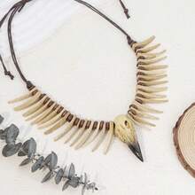 1pc Vintage Viking Raven Skull Coconut Shell Necklace - Resin Animal Asymmetrical Fang, Gothic Style Accessory, Retro Beaded Fang Pendant Necklace, Unisex Fashion Necklace