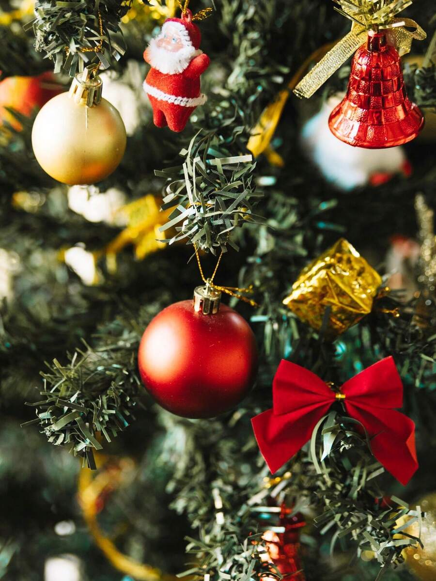 24 Stück Mini 5,5 cm Schleifen Weihnachtsbaum Dekoration Schleifen Anhänger, süße Hochzeit Party Familie Kranz Hänge-DIY Dekoration, rote Schleifen gold und silber rotes Tuch Weihnachtsbaum Dekoration Anhänger, Valentinstag, Geburtstags Party, Neujahr und Weihnachten Heim Dekoration Schleifen, geeignet für verschiedene Anlässe Party Zubehör Weihnachtsdekoration Raumdekoration Winter