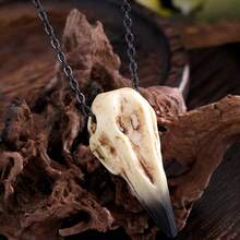 1pc Vintage Halloween Witch Raven Skull Necklace, Resin Gothic Style Personalized Horror Exaggerated Pendant Necklace For Women