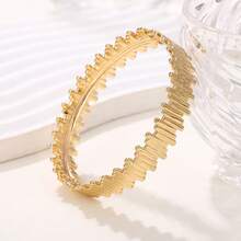 1pc Fashionable Exaggerated Asymmetrical Bracelet, Luxury Bangle, Jewelry For Women, Suitable For Parties, Weddings And Holidays