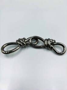 2pcs/Set Creative Knot Shaped Carabiner Keychain - Black/Gold/Silver, Zinc Alloy, Non-Rechargeable, Multifunctional Hip-Hop Style Bag & Belt Accessory, Ideal For Independence Day, Thanksgiving, Father's Day, New Year, Holiday, Valentine's Day Gifts, Fun Keyring Christmas