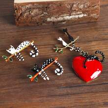 1pc Fashionable Cute Lazy Spotted Cat Animal Enamel Pin, Funny Badge Brooch Decor For Collar, Backpack, Holiday Gift - Multicolor - View 2