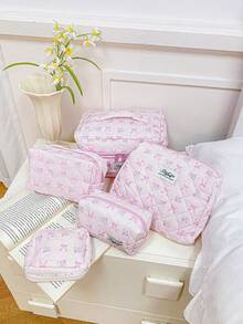 Bộ 1 túi đựng mỹ phẩm/đồ dùng cá nhân màu hồng nhạt họa tiết nơ, nhẹ nhàng, cần thiết cho các cô gái yêu thích thời trang và du lịch, túi đựng đồ đa năng dung tích lớn, đựng được son môi, băng vệ sinh, tiền xu, chìa khóa, kẹp tóc, dây buộc tóc, túi đựng đồ du lịch dễ thương, túi đựng đồ dùng gia đình, túi đựng đồ ký túc xá, quà cưới, quà sinh nhật, quà tặng bạn thân, túi đựng mỹ phẩm du lịch, túi trang điểm du lịch dành cho nữ. - Nhiều màu - Xem 6