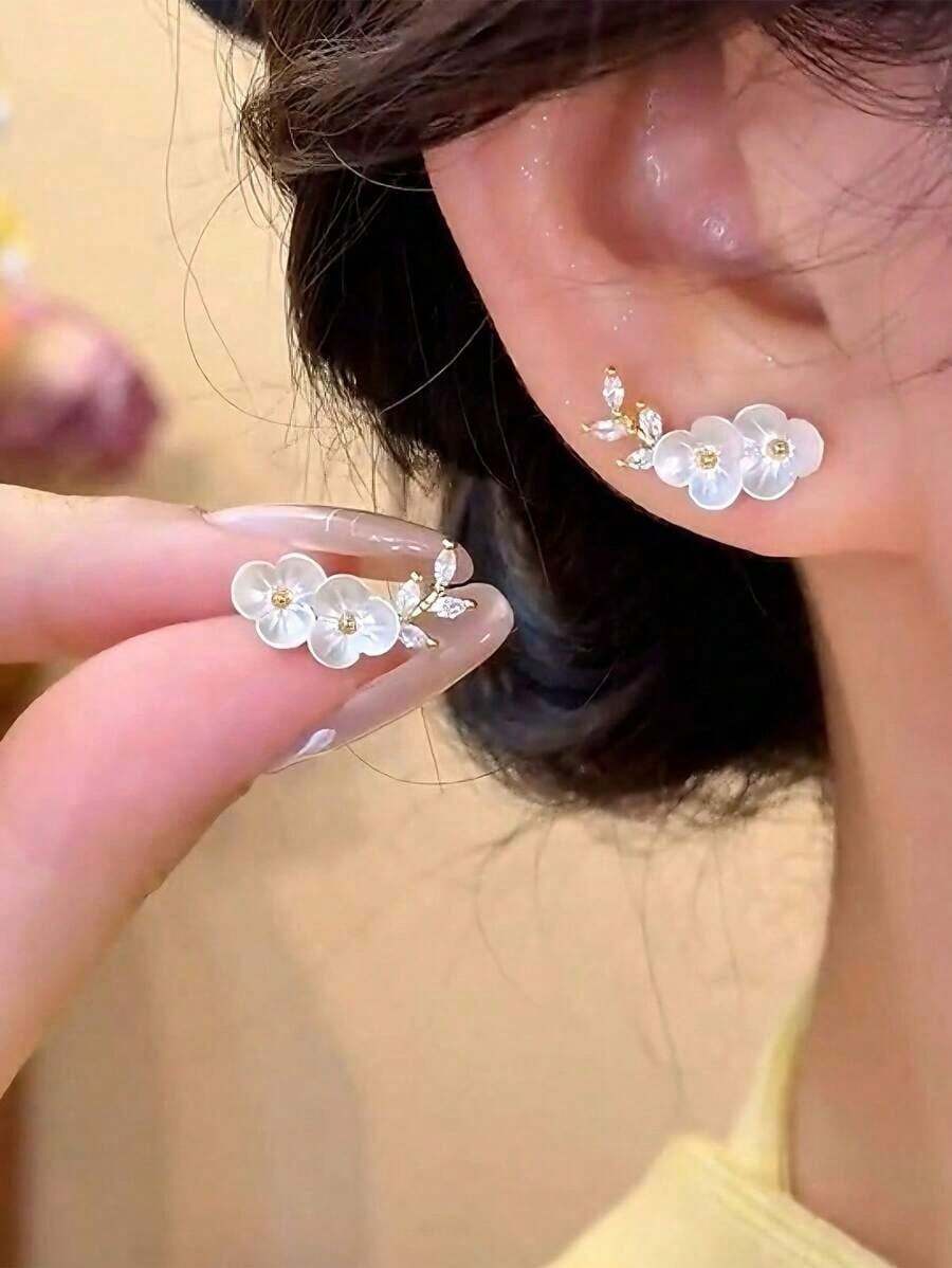 1 Pair Of Shell And Camellia Vintage Luxury Earrings, Elegant And Versatile, Perfect For Daily Wear To Show Off Your Style - 白色 - 查看 1