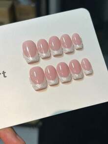 10 Stücke handgefertigte tragbare Nagel Aufkleber für Frauen mit voller Abdeckung, wiederverwendbar, quadratisch, mittelgroß, französisch rosa, handgemachte Nagelkunst für Mädchen und Pendlerinnen, einfache Nagelkunst mit Perlen-/Aurora-/Laser-Effekten, Perlglanz, französischer Seidentextur, französischem Design, Nagelkunst mit glänzendem Finish, hochwertiger minimalistischer Urlaubsstil