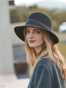 LEAJOURNO. 1pc Two-Tone Patchwork Felt-Like Y2K Style Beret Hat, Outdoor Wear Thanksgiving Christmas Winter Holiday Outfit Women - Black - View 5