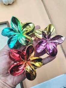 2025 New Arrival Faux Metal Electroplated Dual-Tone Plumeria Hair Claw Clips, Shark Shaped Floral Hair Clips, Suitable For Vacation, Travel, Party, Birthday, Office, Beach, Bun Updo Winter Hair Accessories Flower Hair Clutch