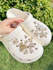 16pcs Gold Four-Leaf Clover & Bear Shoe Decorations, Fashion DIY Shoe Accessories Suitable For Perforated Sandals & Slippers, Great As Holiday Gifts