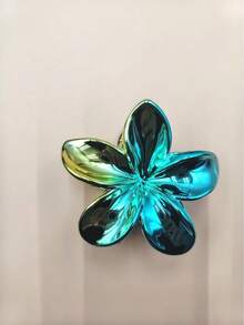 2025 New Arrival Faux Metal Electroplated Dual-Tone Plumeria Hair Claw Clips, Shark Shaped Floral Hair Clips, Suitable For Vacation, Travel, Party, Birthday, Office, Beach, Bun Updo Winter Hair Accessories Flower Hair Clutch