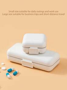 1/2个装便携式迷你药盒 - 密封防尘药品储存盒，适合户外、办公室、旅行，小型翻盖药盒，透明盖设计，双层密封旅行药盒，方便日常药物管理，可拆卸盖子方便清洁，尺寸小巧，类似耳机，便于携带，旅行必备，是送给家人、朋友和老师的理想礼物。