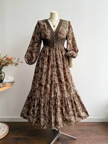 Rusttydustty Đầm maxi dài màu nâu in họa tiết retro kiểu Bohemian dành cho nữ cỡ lớn, thích hợp cho tiệc trà, du lịch hàng ngày, đi nghỉ mát, cổ chữ V, viền bèo nhún, eo cao, phù hợp cho tiệc năm mới và những dịp trang trọng. - màu nâu - Xem 1