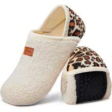 ¡RecomendadoTanamo - Pantuflas de casa para mujeres y hombres, pantuflas descalzas para interiores, zapatos de casa, cómodas pantuflas para el hogar, recámara, viajes, yoga, Rayas Rojo Claro, 6.5-7.5¡Top de Temporada - Dibujo de leopardo - Ver 1