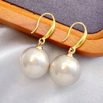 أقراط مطلية بالذهب عيار 18 قيراط من الفولاذ المقاوم للصدأ بتصميم دائري مزين بخرز اللؤلؤ الاصطناعي، خفيفة الوزن وفاخرة، هدية مناسبة للصديقة، عيد الحب، حفلات عيد الميلاد