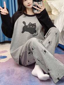 女士睡衣两件套，长袖上衣和长裤，吸湿透气，适合春秋季和冬季穿着。