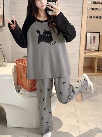 女士睡衣两件套，长袖上衣和长裤，吸湿透气，适合春秋季和冬季穿着。