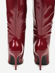 Lacklederstiefel mit hohem Absatz und Raffung