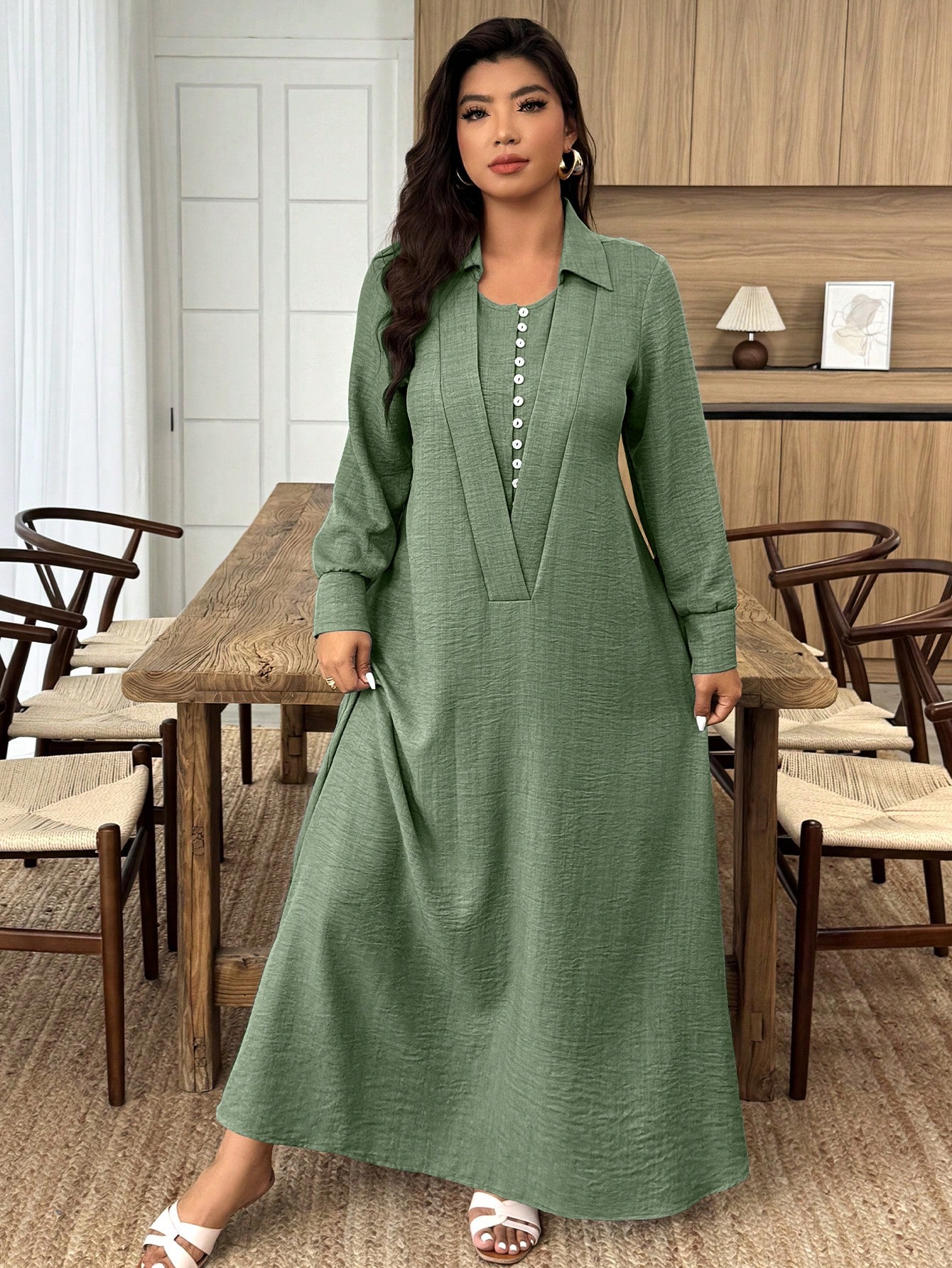 فستان طويل بخصر مزدوج الطبقات وتنورة ذات تمدد كبير...