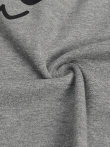 女士睡衣两件套，长袖上衣和长裤，吸湿透气，适合春秋季和冬季穿着。