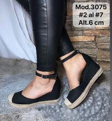 Women Wedges & Flatform - Black - View 6