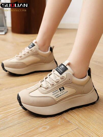 أحذية رياضية نسائية بنعل سميك، أحذية منصة خفيفة الوزن موديل ربيع وخريف 2025، مناسبة للرياضة في الربيع والخريف، أحذية بيضاء نسائية بنظام ربط