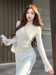 Rikumo 蕾丝V领金属纽扣开衫毛衣，时尚优雅的针织上衣，可作外套或单穿，冬季必备。 - 杏色 - 查看 4