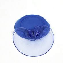 1件装女士小礼帽，适合茶会、肯塔基德比、小圆帽、鸡尾酒会、婚礼、新娘等场合，可作发箍夹佩戴，是送给女孩的生日、母亲节、圣诞节礼物，迷你小礼帽，迷你高顶礼帽，迷你帽，适合上学、送礼、发饰等场合，优雅时尚，适合节日装扮、锐舞派对等场合。