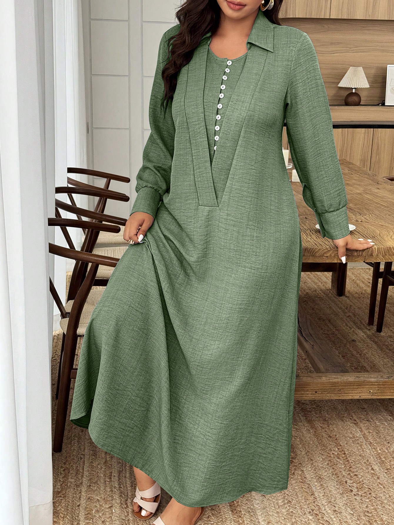 فستان طويل بخصر مزدوج الطبقات وتنورة ذات تمدد كبير...