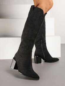 Stivali da cowboy da donna stivaletti in pelle scamosciata stivali western alti alla caviglia stivali a punta con tacco basso stivali mezze lunghezze in pelle scamosciata traforata scarpe da donna