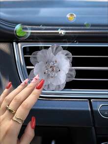 Flower-Shaped Car Air Freshener – Pearl-Like ABS Petal Vent Clip With Long-Lasting Light Scent, Cute Kawaii Dashboard Decor For Odor Elimination, Universal Fit Aroma Diffuser Accessory,Car Air Outlet Decoration