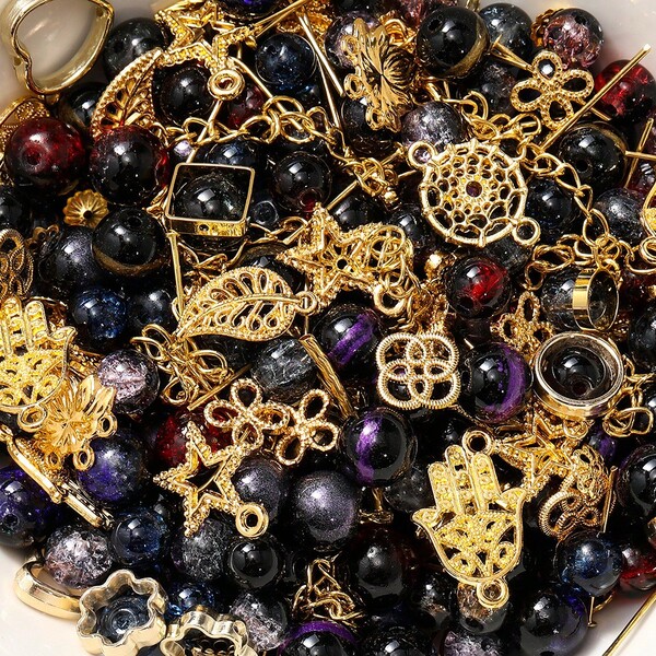 30/50/100g Mixed Glass Beads And Golden Metal Pendant Set, Used For Making DIY Bracelets, Necklaces, Anklets, And Pendant Craft Accessories