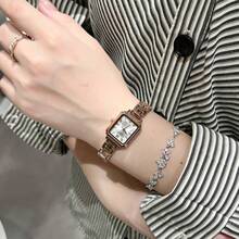 Reloj de mujer elegante y de moda con superficie de concha, regalo para ella