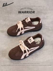 Nuevos zapatos deportivos casuales para mujer de la serie Warrior 2025 Otoño, color rosa, de corte bajo con cordones, parte superior transpirable, suela blanda, estilo de zapatillas de carreras de campus, adecuados para deportes al aire libre en otoño