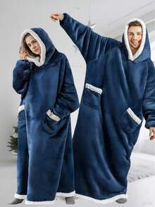 3/1 pieza Manta decorativa acogedora y oversize con mangas - Estilo contemporáneo, lavable a máquina, sudadera con capucha de felpa para hombres y mujeres, cómoda franela, imprescindible para Navidad, camisón, cálida y a prueba del frío, diseño cálido de franela, un conjunto cálido imprescindible para el otoño, perfecto para fiestas de decoración del hogar y regalos de Navidad. Decoración navideña, Navidad, Decoraciones navideñas para el hogar