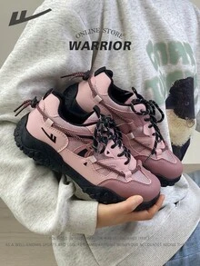 Nuevos zapatos deportivos casuales para mujer de la serie Warrior 2025 Otoño, de cordones dobles y parte superior baja, color rosa, transpirables, suela blanda, ligeros, duraderos, adecuados para correr al aire libre, uso estudiantil en el campus y desplazamientos diarios
