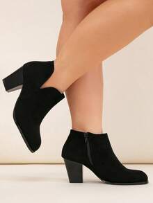 宽楦女式纯色尖头粗跟高跟侧拉链踝靴，秋冬季户外通勤仿麂皮短靴 - 黑色 - 查看 4