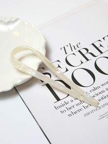 1个优雅复古U型发夹：采用醋酸纤维材质，适合14岁及以上人群，是完美的情人节礼物，也可作梳子、发饰、头部饰品或女士发饰。 - 多色F - 查看 19