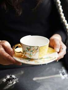 1 set de tasses et soucoupes en céramique avec motif grue et osmanthe, ensemble de tasses à lait/café asymétriques avec bordure dorée de luxe, convient pour la maison, le restaurant, le café, la pâtisserie, les cadeaux, les fêtes