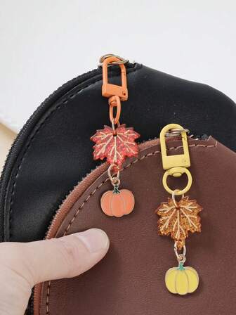 1 pieza Adorable llavero con hoja y calabaza, regalo de llavero, llavero de coche, colgante de bolso, regalos de aniversario, regalos de Acción de Gracias y para uso diario