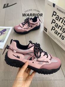 Nuevos zapatos deportivos casuales para mujer de la serie Warrior 2025 Otoño, de cordones dobles y parte superior baja, color rosa, transpirables, suela blanda, ligeros, duraderos, adecuados para correr al aire libre, uso estudiantil en el campus y desplazamientos diarios