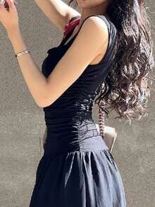 女士优雅细肩带连衣裙，性感褶皱修身纯色梭织面料夏季连衣裙