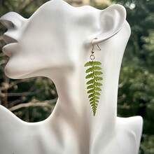 Genuine Green Leaf Earrings, Handmade Pressed Plant Leaf Earrings, Dried Leaf Resin Earrings With Dangling Design, Women's Handmade Jewelry, Birthday And Holiday Gift For Her - 一對 - 查看 6