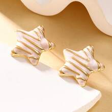 1 Pair Stainless Steel Hollow Five-Pointed Star Earrings Fashionable Simple Atmosphere All-Match High-End Ear Jewelry