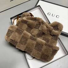 Gorro de invierno de felpa con orejas de gato estilo Y2K - Orejeras cálidas y a prueba de viento, ajuste elástico, patrón a cuadros blanco y negro, gorra de clima frío linda y de moda, accesorio de invierno, diadema divertida, gorro cálido y acogedor, imprescindible para entusiastas de la moda en invierno