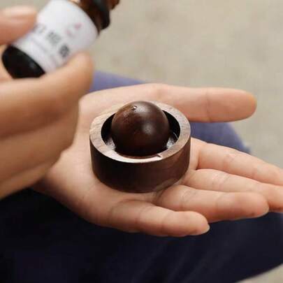 Rotating Wooden Essential Oil Diffuser - Round, Flame Resistant Fragrance Gift, Suitable For Car Interior And Bedroom, Suitable For Easter, Thanksgiving And Holidays, Elegant Home Fragrance Accessory, Car Fragrance Diffuser | Elegant Wooden Diffuser | Rotating Design, Car Air Freshener, No Battery Required