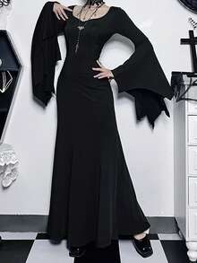 Women's Fitted Black Bodycon Maxi Dress With Flared Long Sleeves For Party And Elegant Occasions