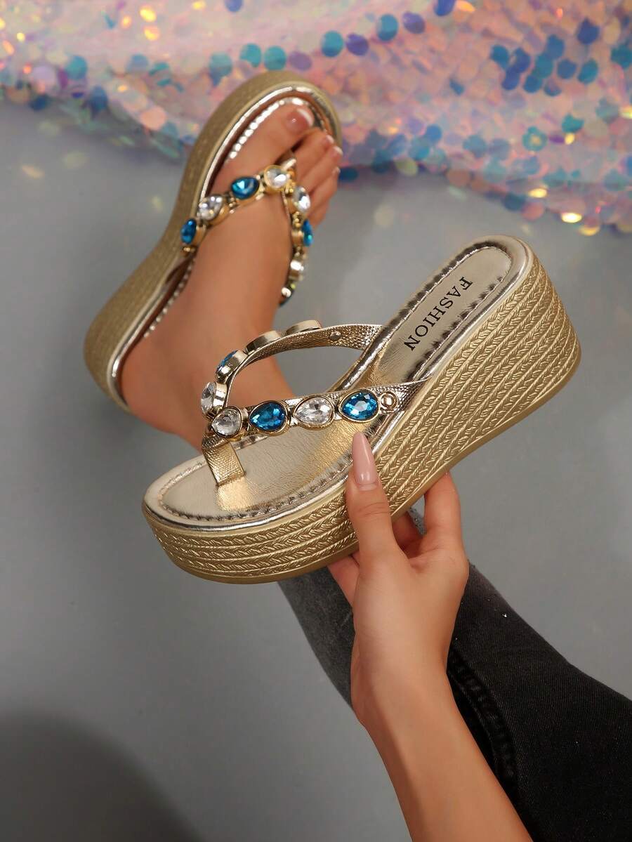 Giày sandal đế xuồng dày dặn đính đá lấp lánh kiểu dáng nghỉ dưỡng, chống thấm nước, màu vàng kim, nhẹ nhàng, tối giản, màu trơn, thích hợp cho nữ, phù hợp với trang phục mùa xuân hè. - Vàng - Xem 1