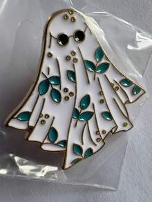 Boo-Tiful Halloween Brooch Pin - Cute Gothic Designs With Pastel Colors (Teal, Pink, Yellow, Mint), Lightweight Everyday Jewelry Badge For Halloween Party, Costume - Perfect Spooky Gift For Women & Teens, Halloween Decorations, Festive Accessories, Whimsical Design, Detailed Enamel Work, Decorative Accessory, Teen Fashion, Holiday Decorations, Accessory Costume Accessories Bag Charms Office Accessories