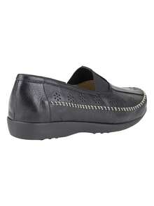 Women Loafers Shoes - Black - View 4